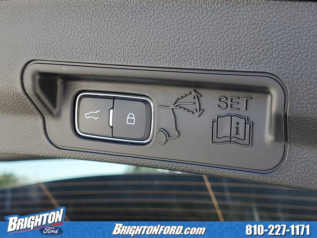 Certified 2024 Ford Explorer XLT AWD/4WD image 9