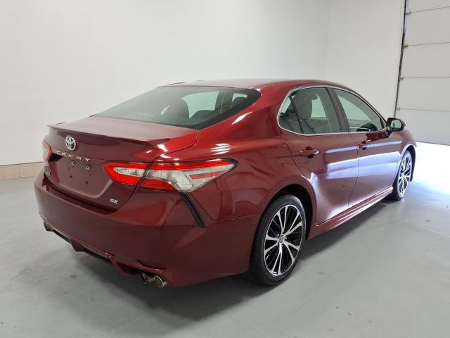 Used 2018 Toyota Camry SE FWD image 3