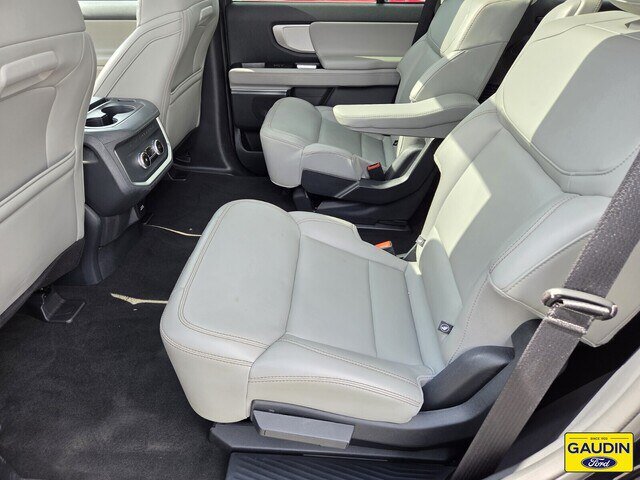 Certified 2025 Ford Expedition Active AWD/4WD image 13