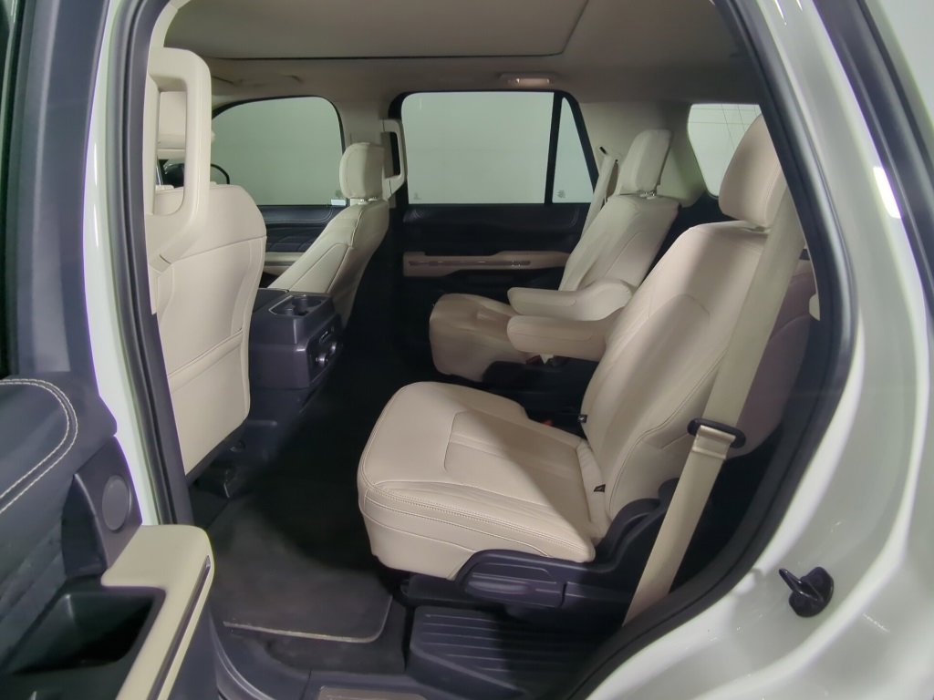 Certified 2024 Ford Expedition Platinum image 4