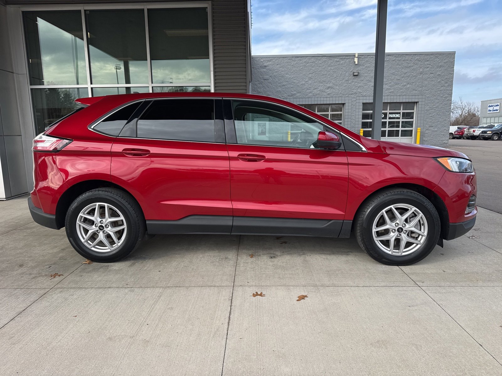 Certified 2024 Ford Edge SEL w/ Convenience Package image 9