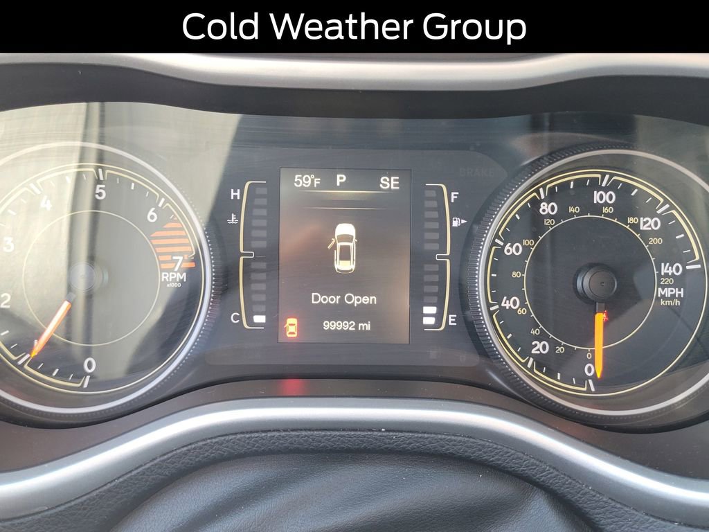Used 2018 Jeep Cherokee Latitude Plus w/ Cold Weather Group AWD/4WD image 22