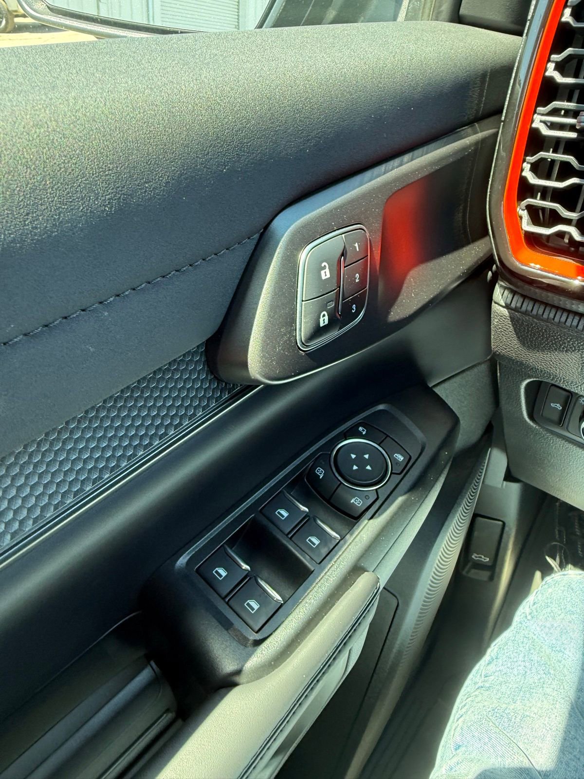 Certified 2025 Ford Ranger Raptor AWD/4WD image 15
