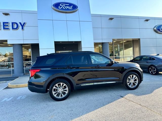 Certified 2022 Ford Explorer XLT w/ Equipment Group 202A AWD/4WD image 24