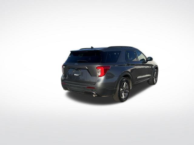 Certified 2023 Ford Explorer XLT w/ Equipment Group 202A RWD image 9