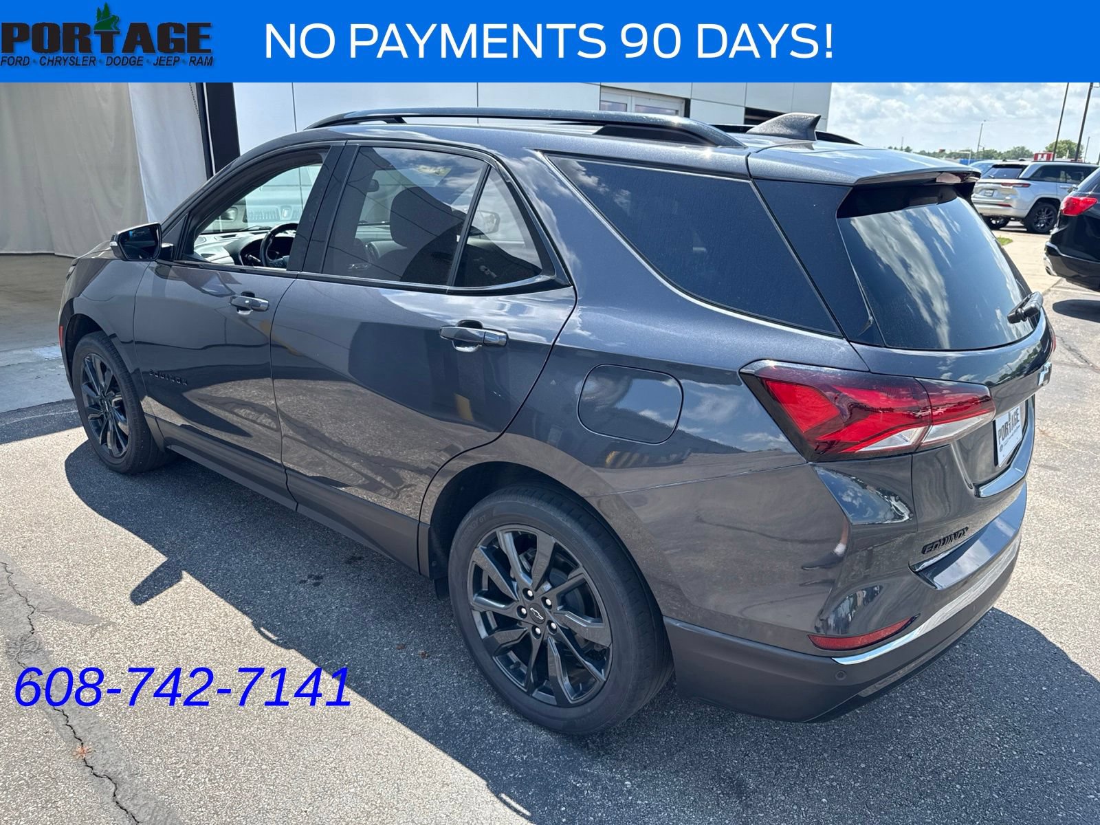 Used 2022 Chevrolet Equinox RS w/ RS Leather Package AWD/4WD image 4