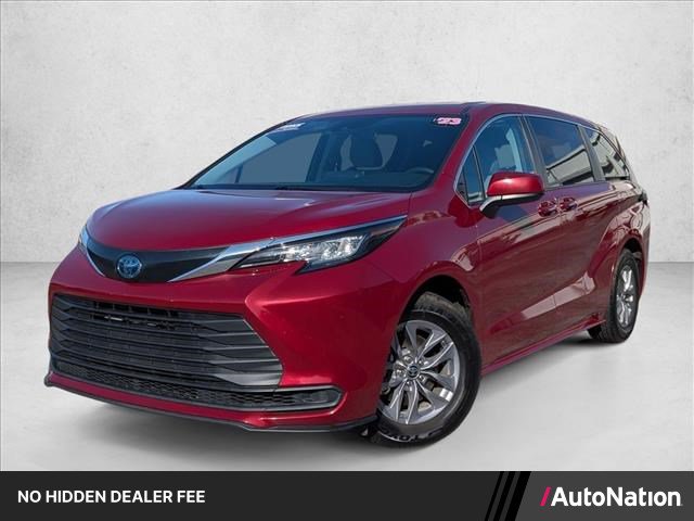 Used 2023 Toyota Sienna LE FWD image 1