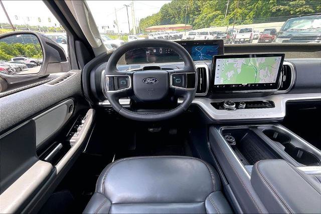 Certified 2025 Ford Expedition Active AWD/4WD image 5