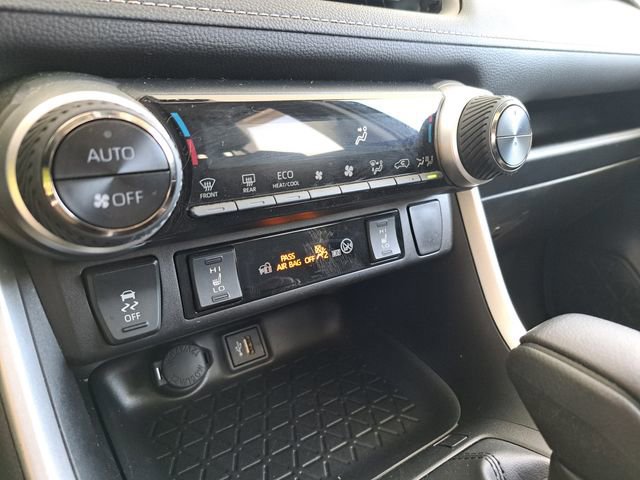 Used 2025 Toyota RAV4 XLE w/ Convenience Package AWD/4WD image 13