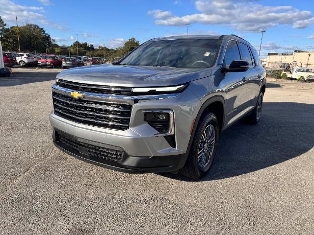 Used 2026 Chevrolet Traverse LT w/ LPO, Floor Liner Package FWD image 3