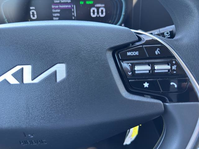 Used 2025 Kia Niro LX FWD image 11