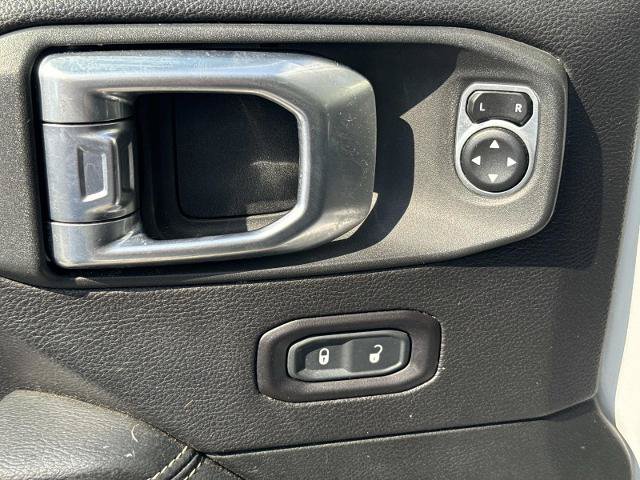 Used 2019 Jeep Wrangler Unlimited Sahara w/ Cold Weather Group AWD/4WD image 19