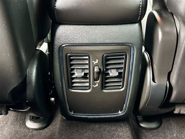 Used 2022 Jeep Grand Cherokee Laredo E AWD/4WD image 28