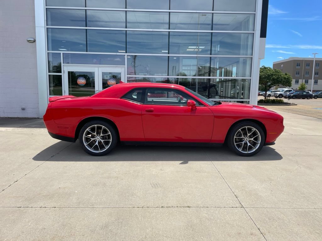 Used 2022 Dodge Challenger SXT w/ Plus Package RWD image 4