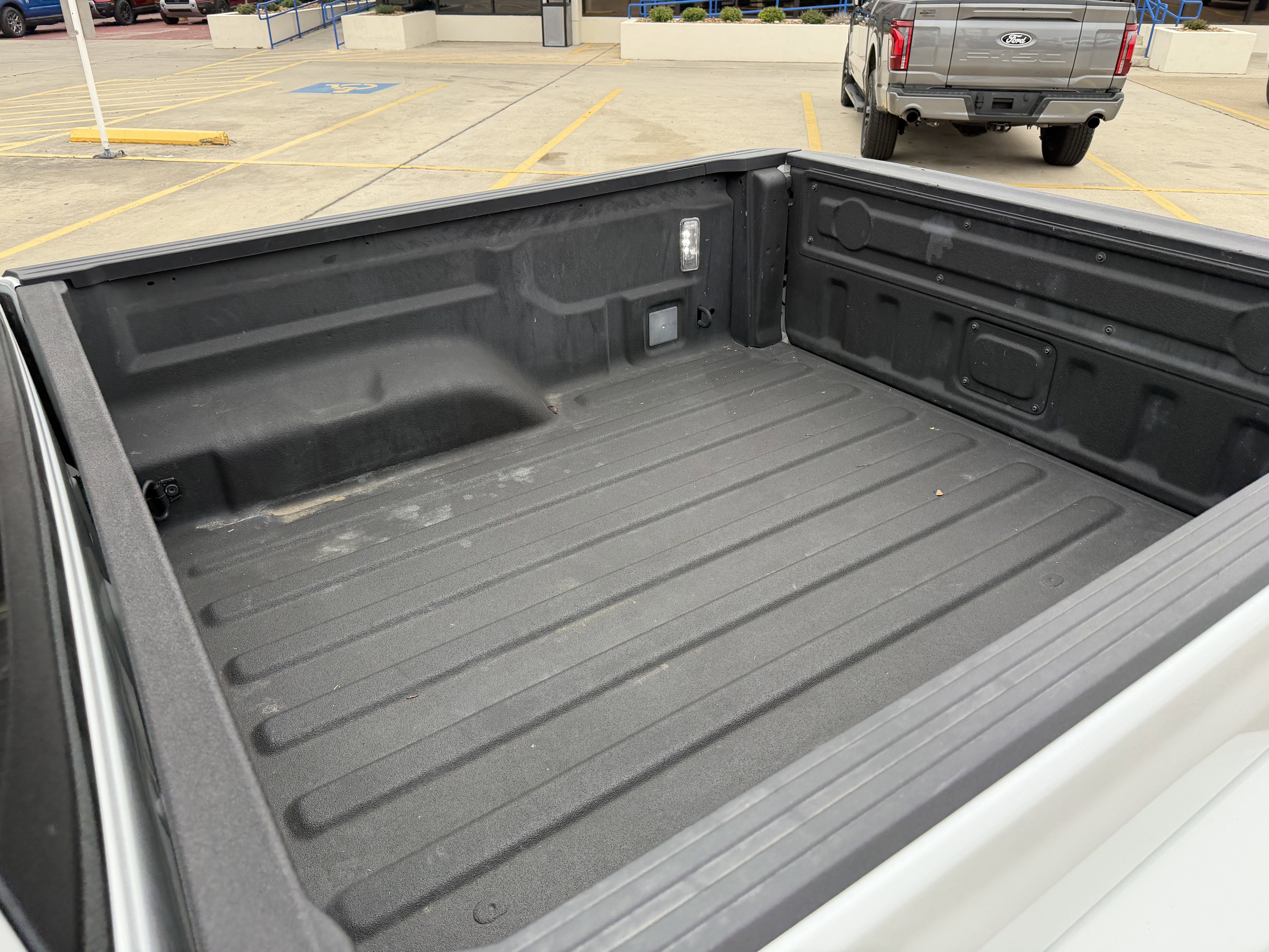 Used 2024 Jeep Gladiator Sport AWD/4WD image 13