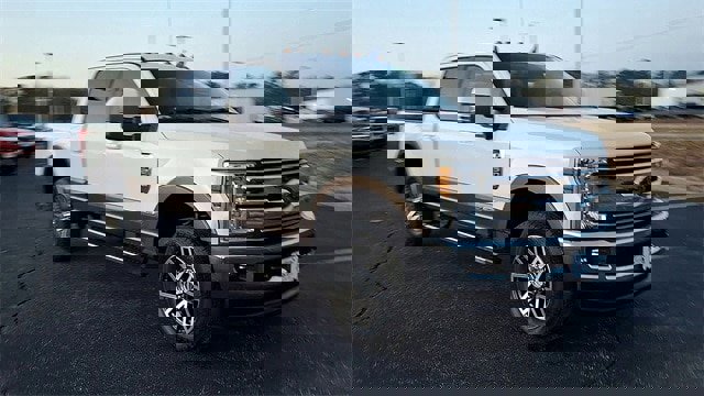 Certified 2019 Ford F250 Lariat w/ Lariat Value Package image 13