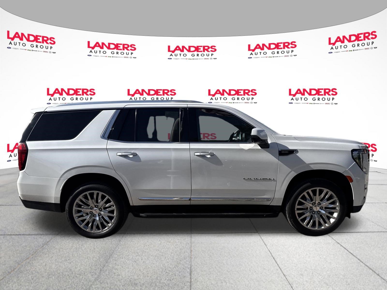 Used 2023 GMC Yukon SLT w/ SLT Luxury Package RWD image 2