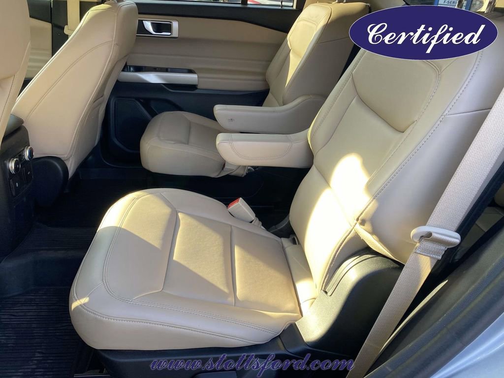 Certified 2022 Ford Explorer XLT w/ Equipment Group 202A image 11