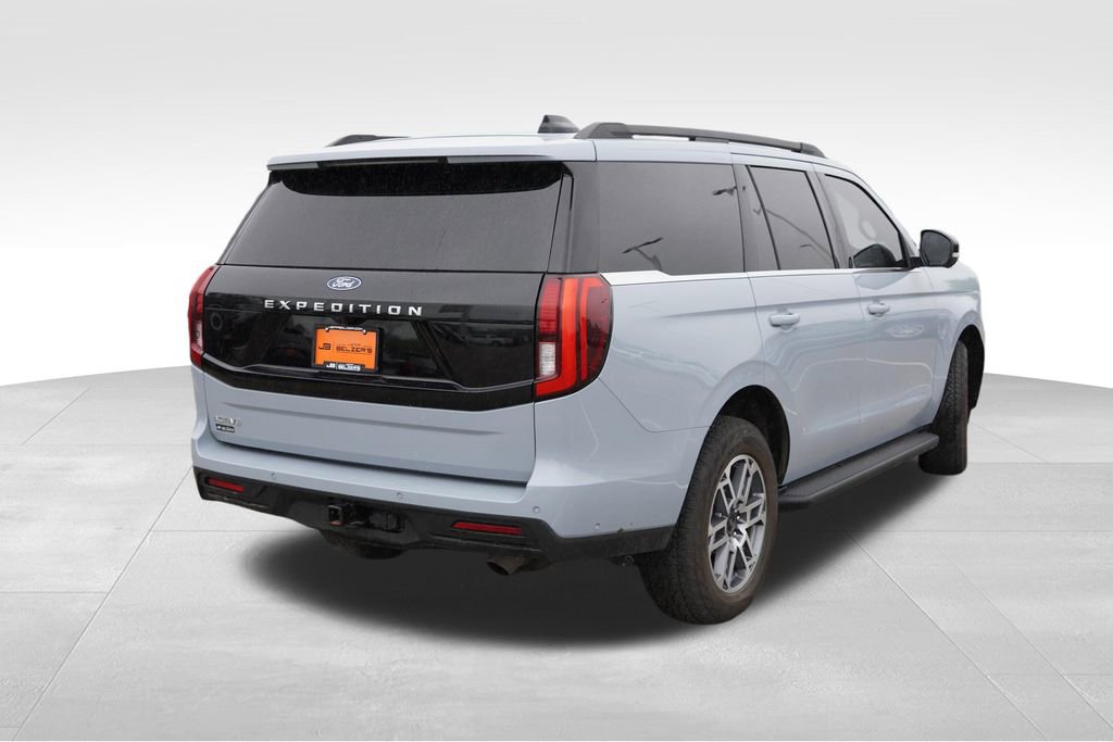 Certified 2025 Ford Expedition Active AWD/4WD image 5