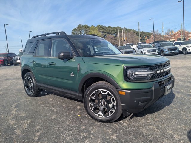 Certified 2025 Ford Bronco Sport Outer Banks w/ Outer Banks Tech Package+ AWD/4WD image 2