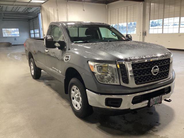 Used 2017 Nissan Titan SV image 7