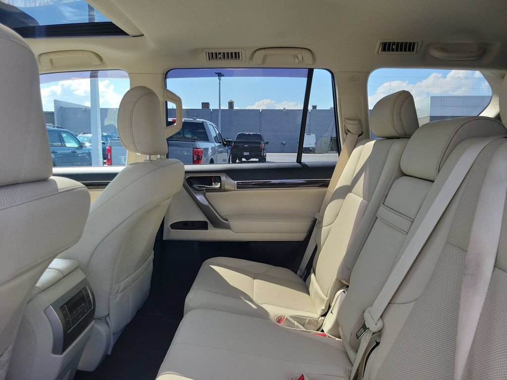 Used 2021 Lexus GX 460 Premium w/ Premium Package AWD/4WD image 14