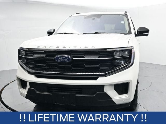 Certified 2025 Ford Expedition Active AWD/4WD image 3