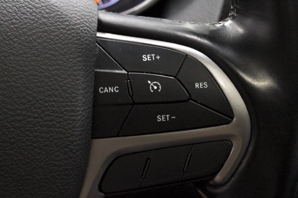 Used 2021 Jeep Grand Cherokee Limited AWD/4WD image 28
