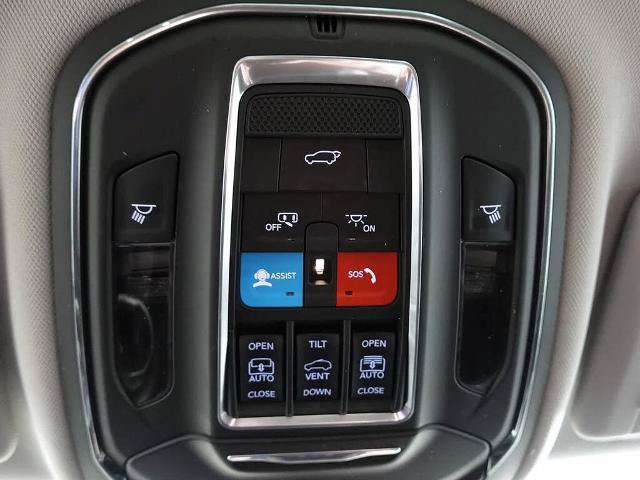 Used 2024 Jeep Grand Cherokee Limited AWD/4WD image 24