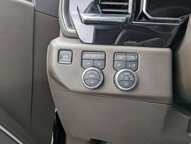 Used 2025 GMC Sierra 1500 SLT AWD/4WD image 16