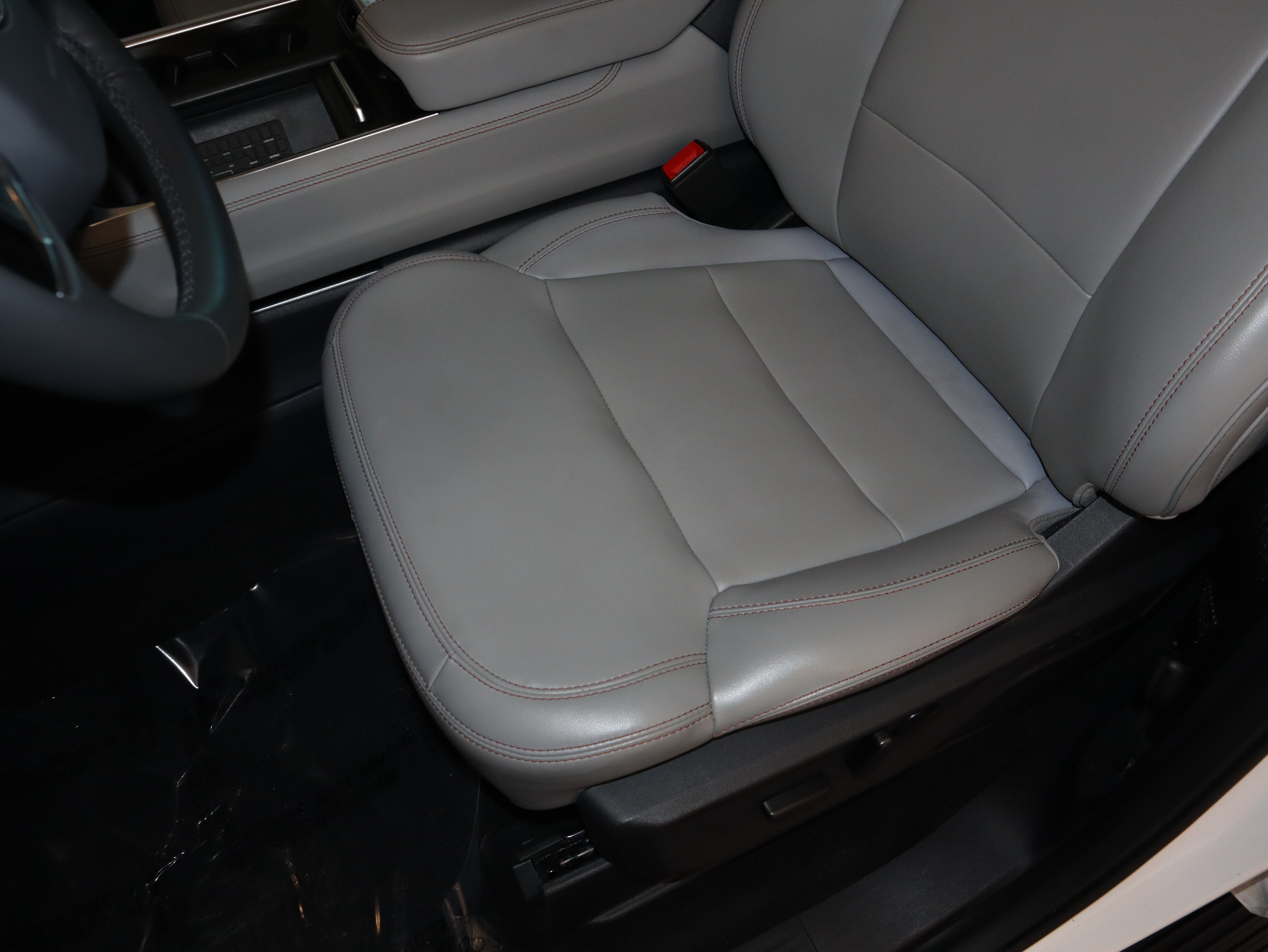 Certified 2025 Ford Expedition Active AWD/4WD image 35