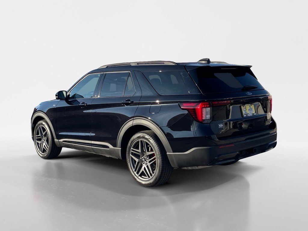 Certified 2025 Ford Explorer ST-Line w/ ST-Line Street Pack image 4