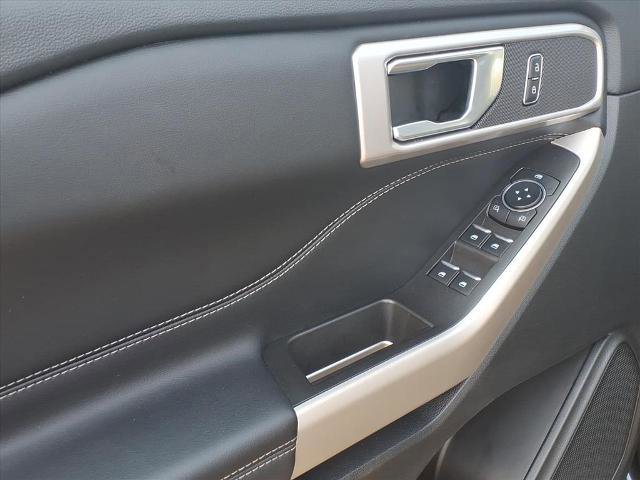 Certified 2023 Ford Explorer XLT w/ Equipment Group 202A AWD/4WD image 9