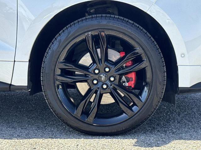 Certified 2024 Ford Edge ST w/ Equipment Group 401A image 31