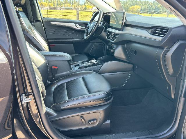 Certified 2025 Ford Escape Platinum AWD/4WD image 21