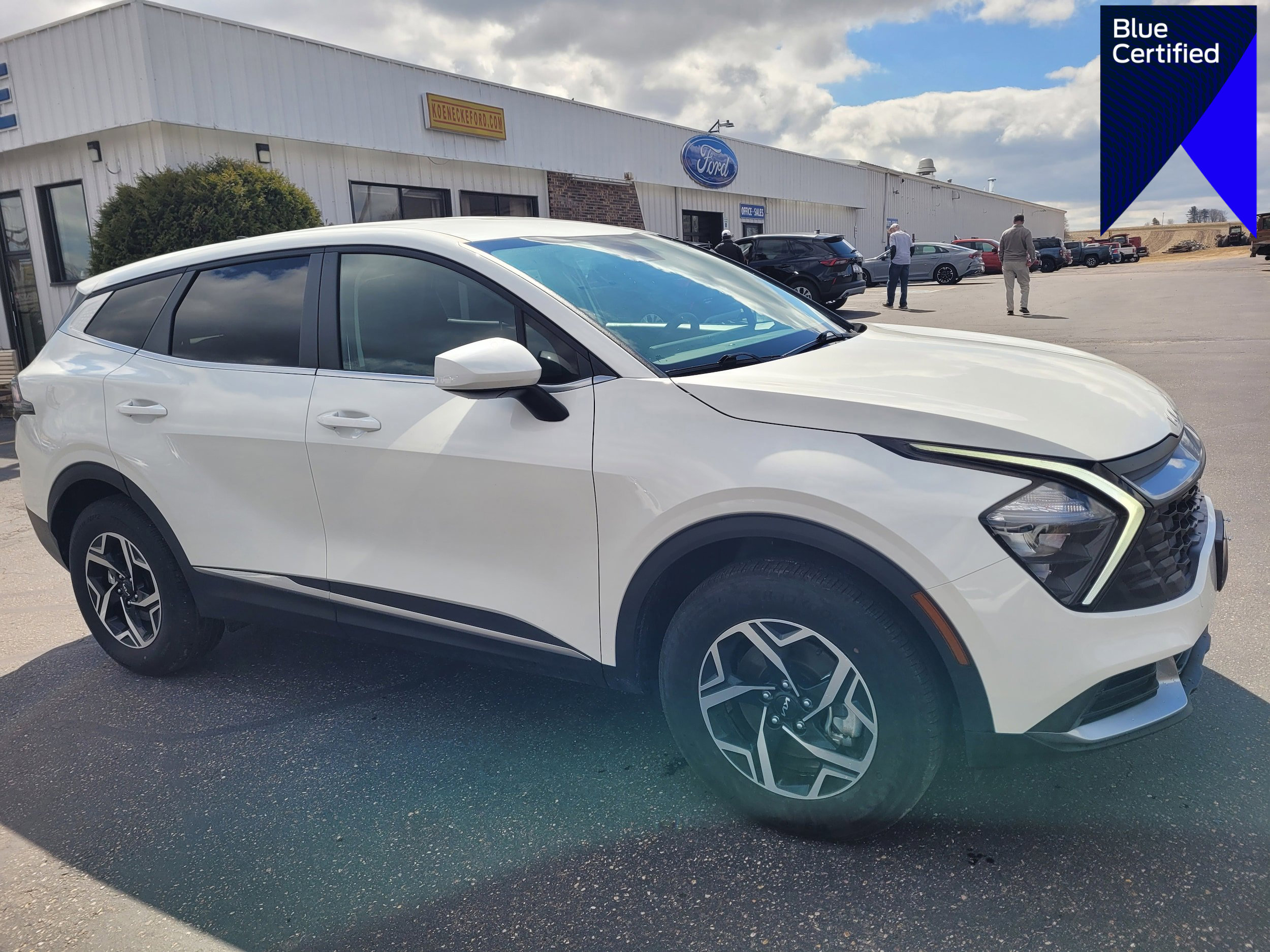 Used 2023 Kia Sportage LX AWD/4WD image 1