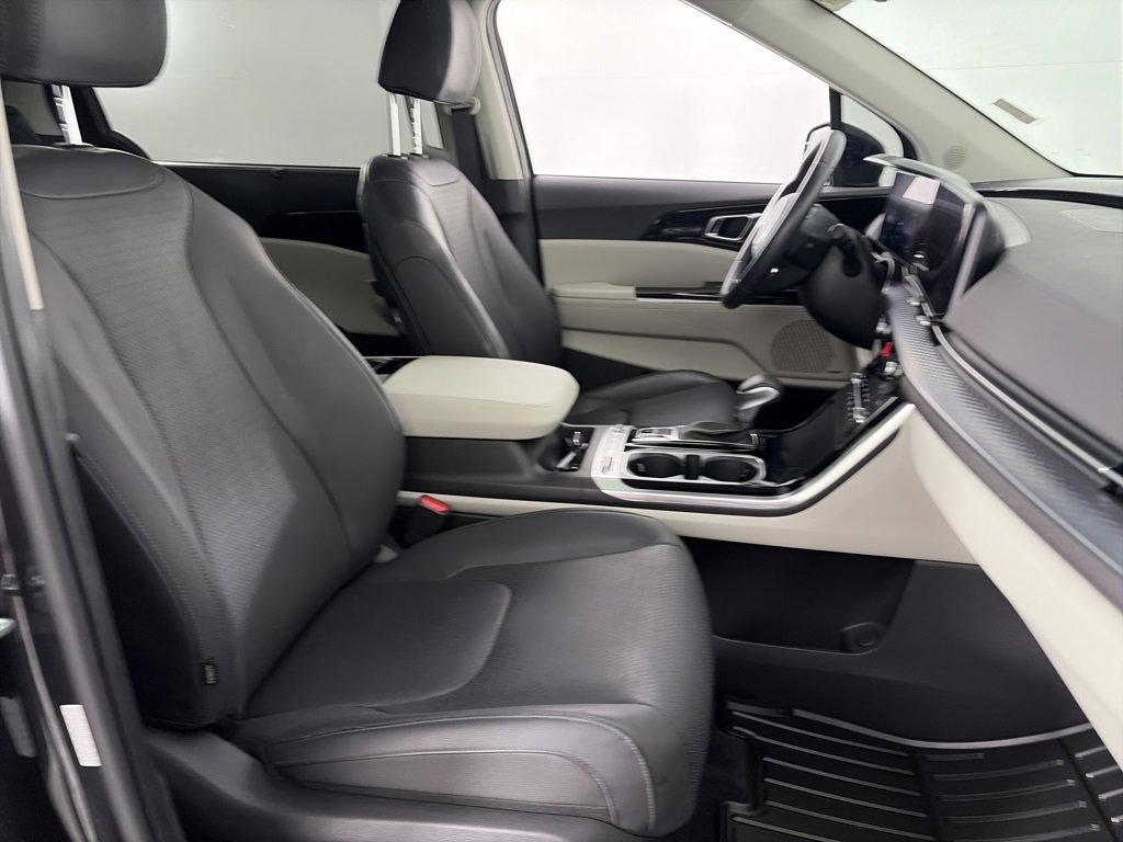 Used 2024 Kia Carnival SX Prestige image 30