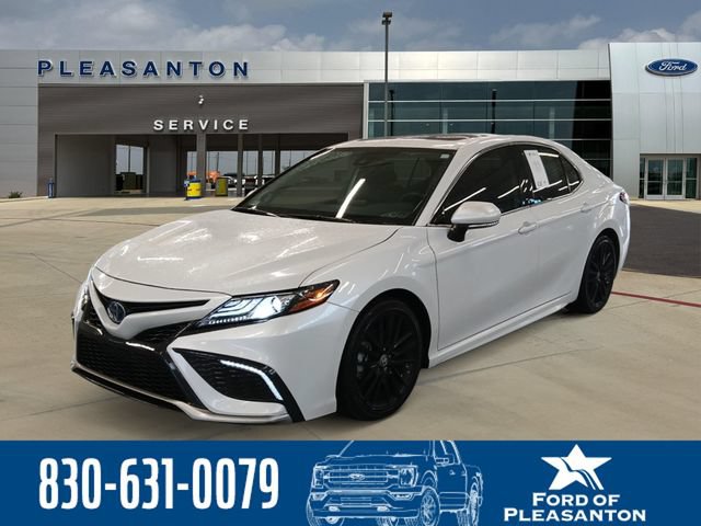 Used 2024 Toyota Camry XSE w/ Navigation Package FWD image 1
