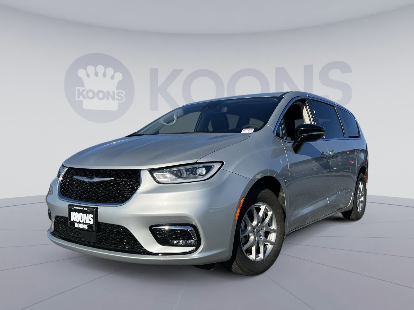 Used 2024 Chrysler Pacifica Touring-L FWD image 7