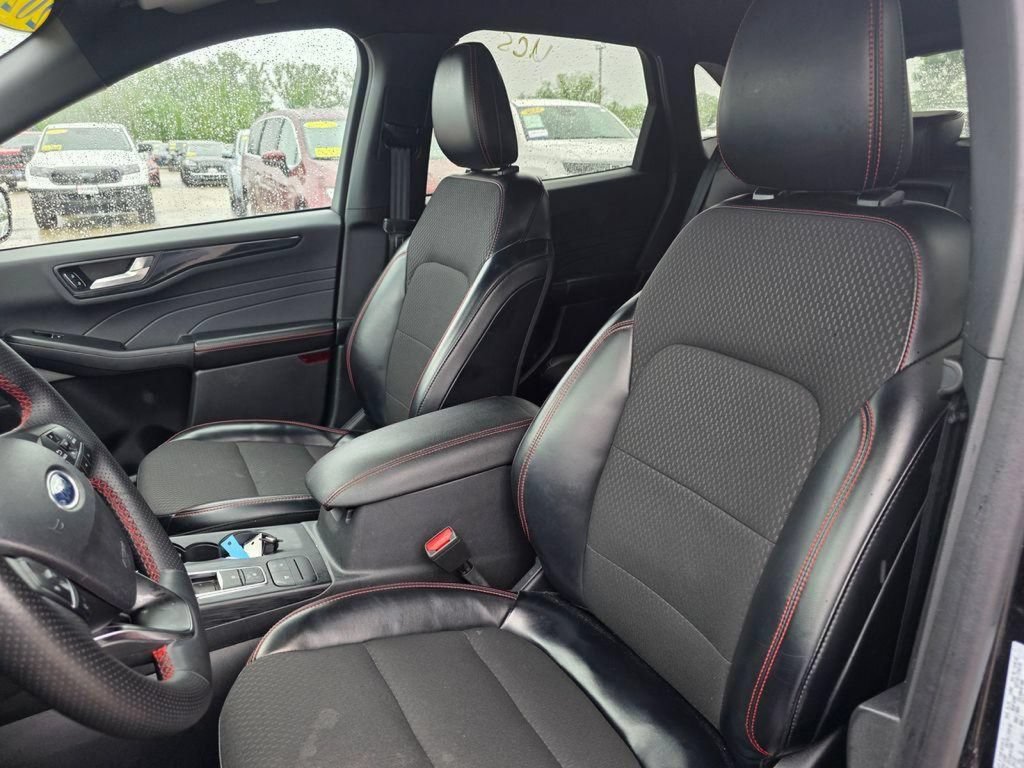 Certified 2024 Ford Escape ST-Line AWD/4WD image 16