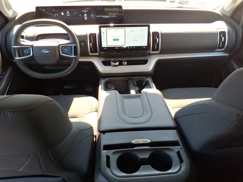 Certified 2025 Ford Expedition Active AWD/4WD image 10