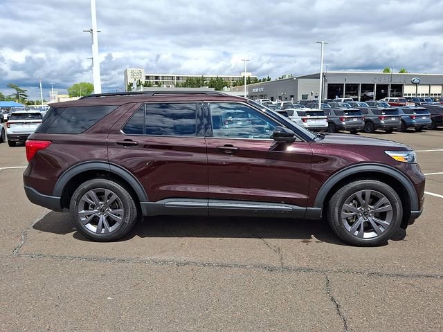 Certified 2023 Ford Explorer XLT w/ Equipment Group 202A AWD/4WD image 7