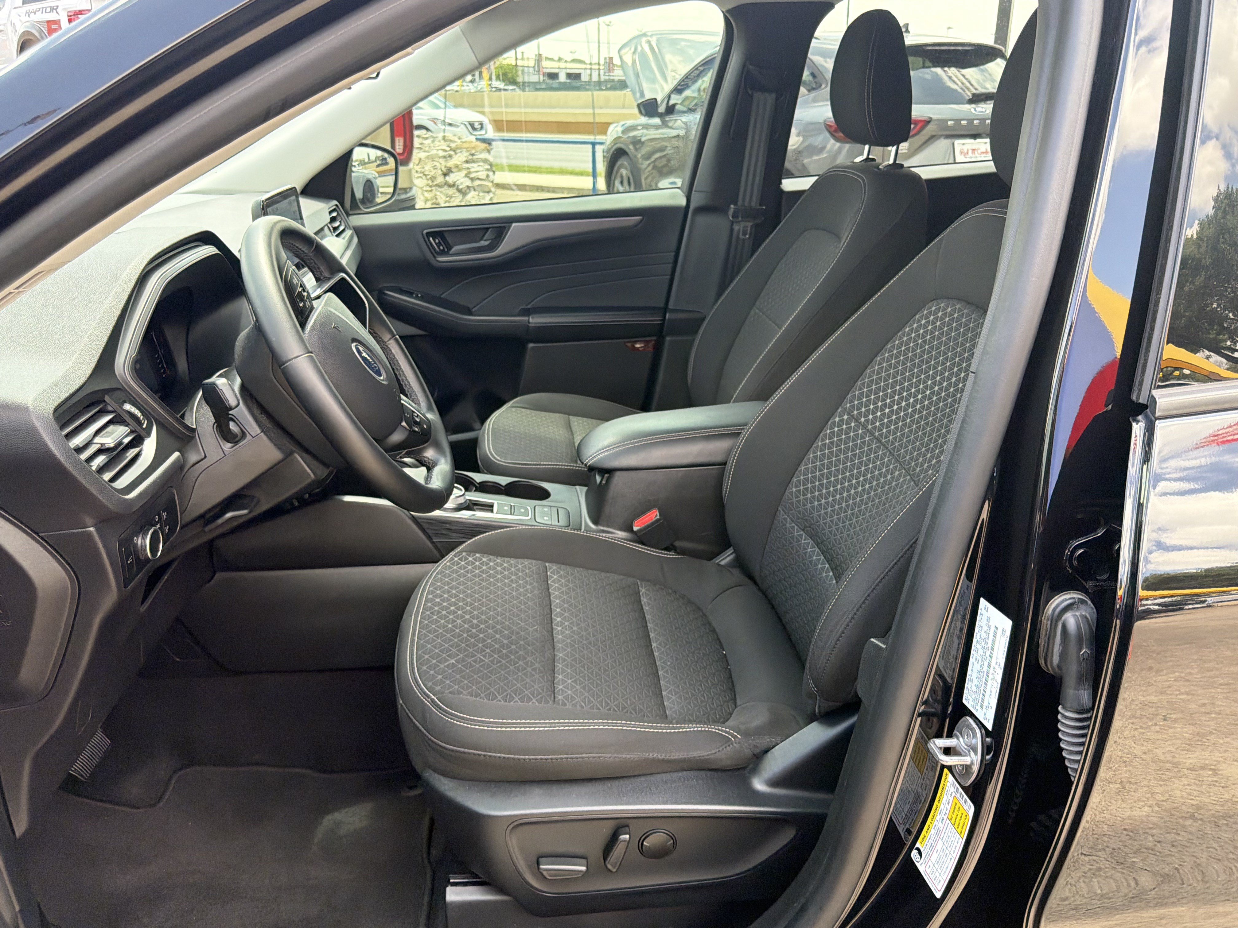 Certified 2024 Ford Escape Active FWD image 15
