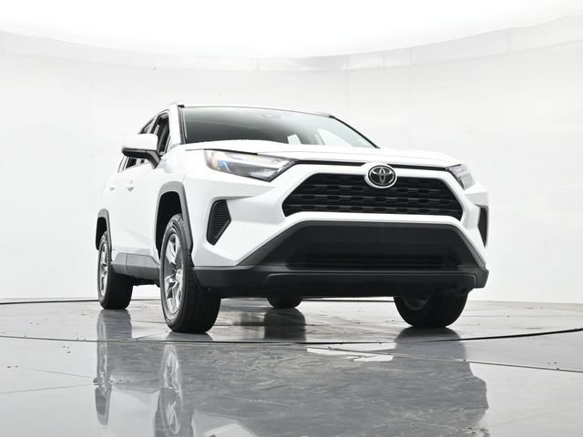 Used 2025 Toyota RAV4 XLE AWD/4WD image 35