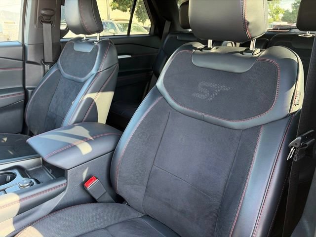 Certified 2025 Ford Explorer ST w/ Sun And Sound Package AWD/4WD image 13