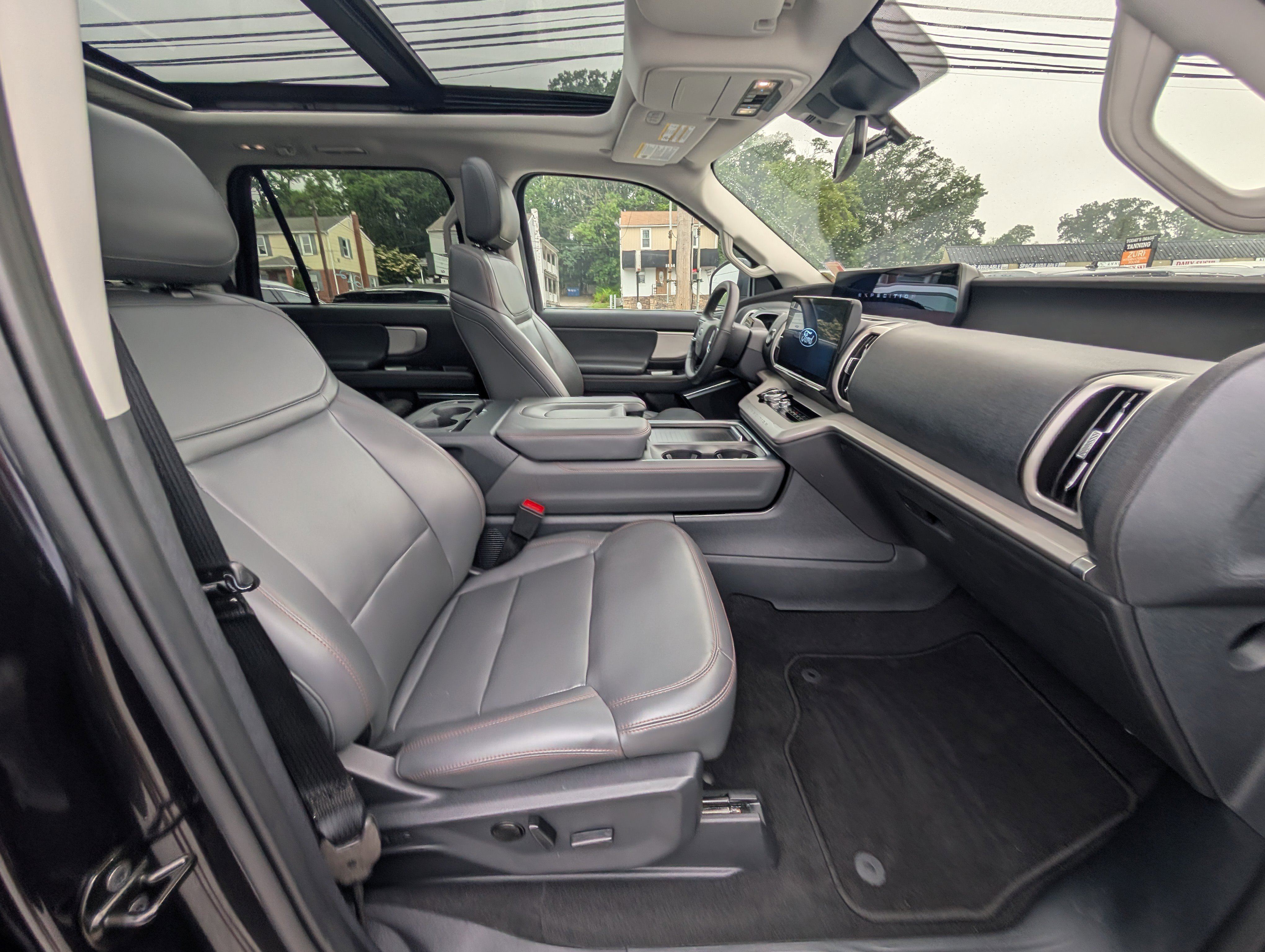 Certified 2025 Ford Expedition Active AWD/4WD image 12