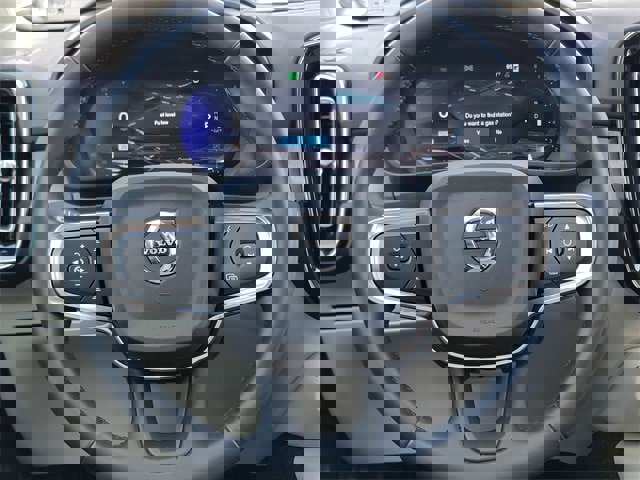 Used 2023 Volvo XC40 B5 Ultimate w/ Protection Package Premier image 32