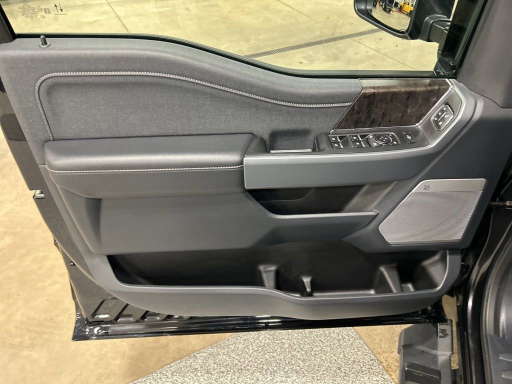 Certified 2024 Ford F250 Lariat w/ Lariat Ultimate Package image 15