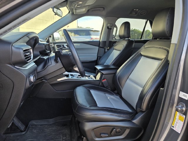 Certified 2022 Ford Explorer XLT w/ Equipment Group 202A RWD image 13