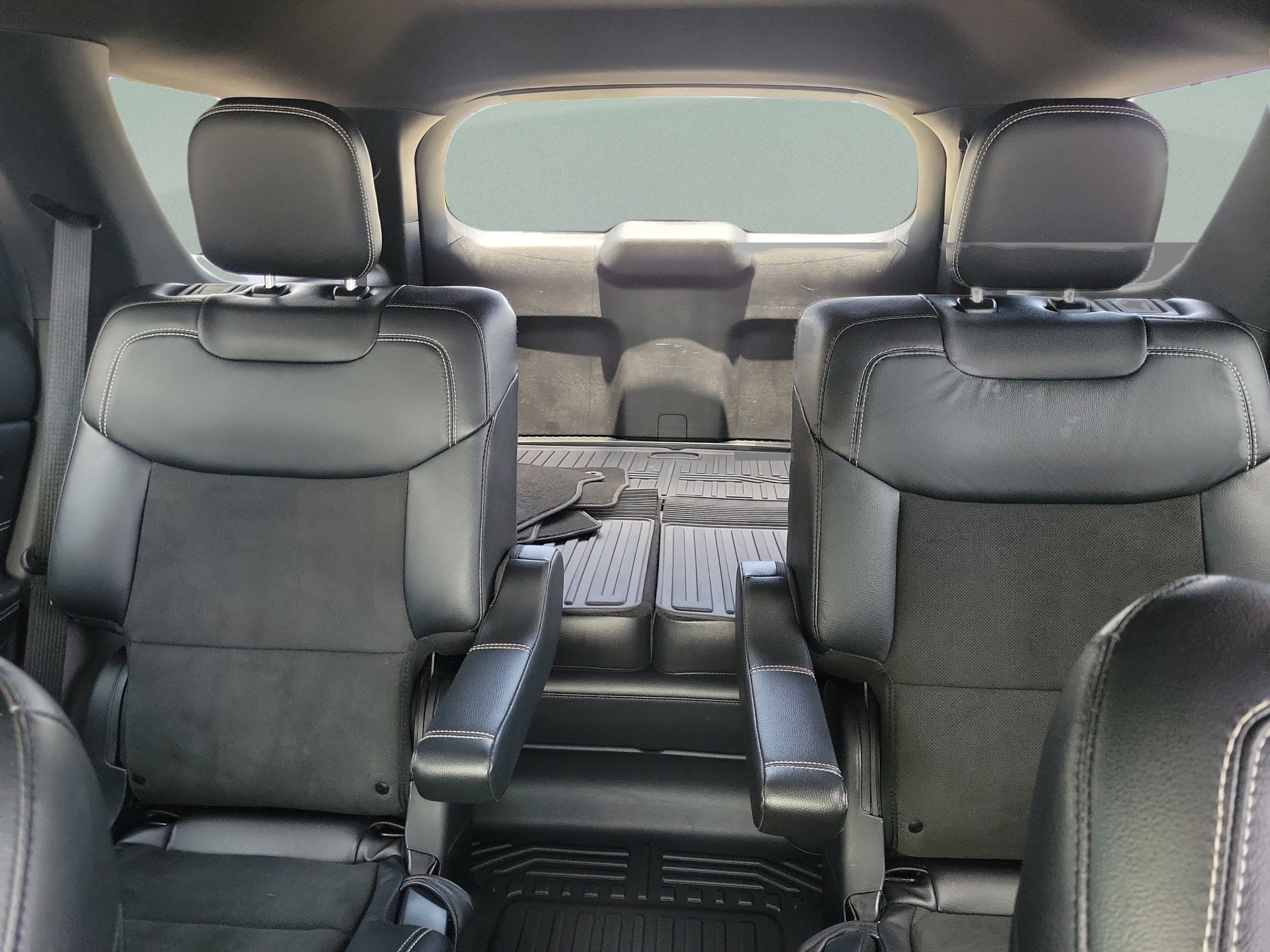 Certified 2022 Ford Explorer ST w/ ST Street Pack RWD image 9
